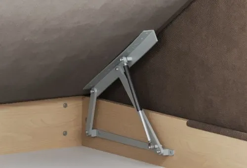 <b>Газлифт</b> помогает поднять оттоманку одним движением, открывая доступ к вместительному бельевому ящику <b>Газлифт</b> помогает поднять оттоманку одним движением, открывая доступ к вместительному бельевому ящику